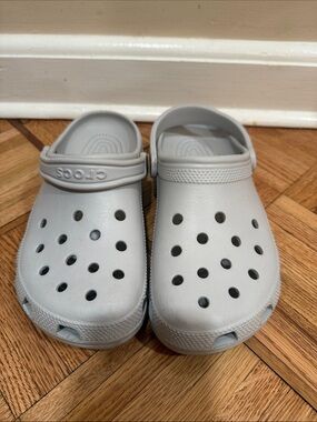 CROCS Men/Teen Slip-On Clogs in Light Gray